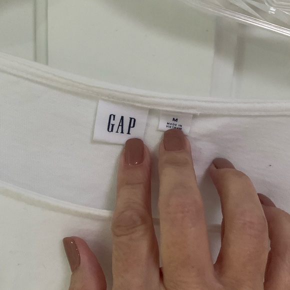 🎉GAP Oversized, white tee, size medium, 100% cotton - Picture 2 of 6